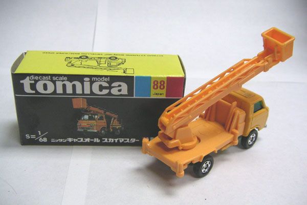 tomica tomica 88 nissan caball skymaster cw made in japan box size 8cm 