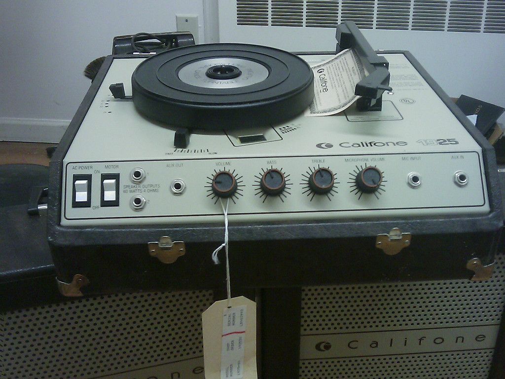 VINTAGE CALIFONE RECORD PLAYER 1925