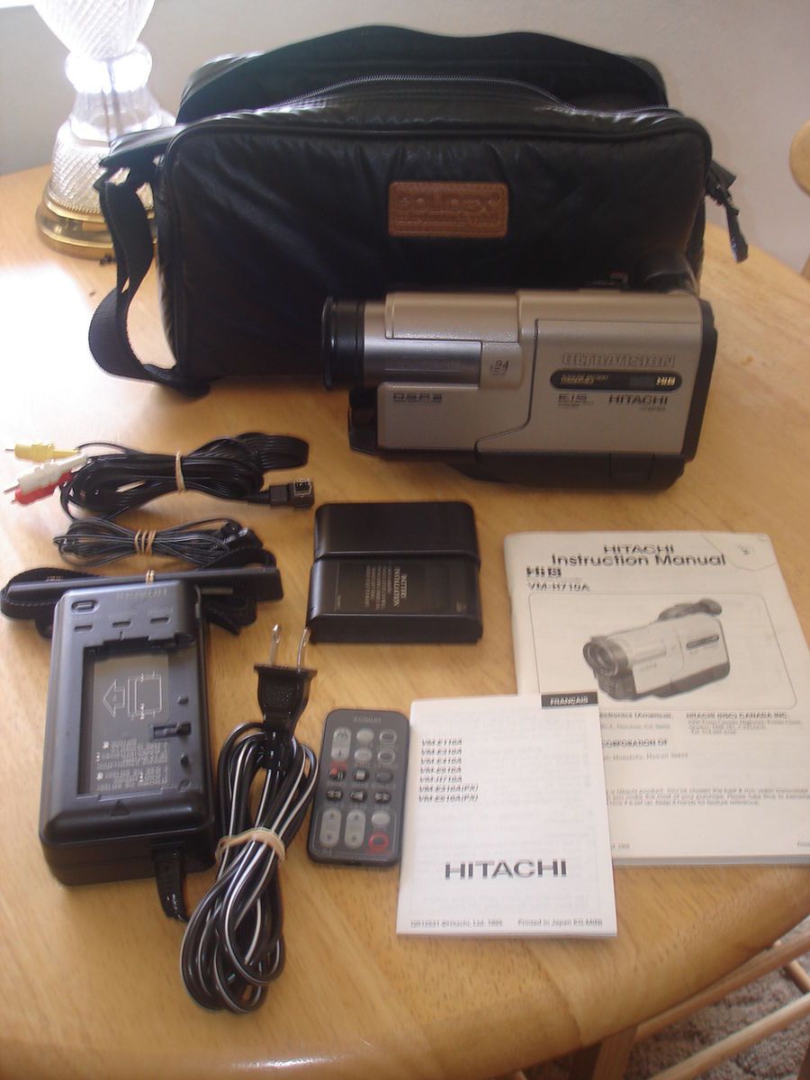 Hitachi Hi8 8mm VM H710A Video Camcorder Bundle