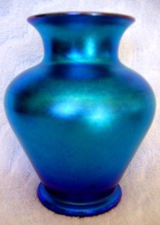 ANTIQUE CARDER STEUBEN ELECTRIC BLUE AURENE VASE