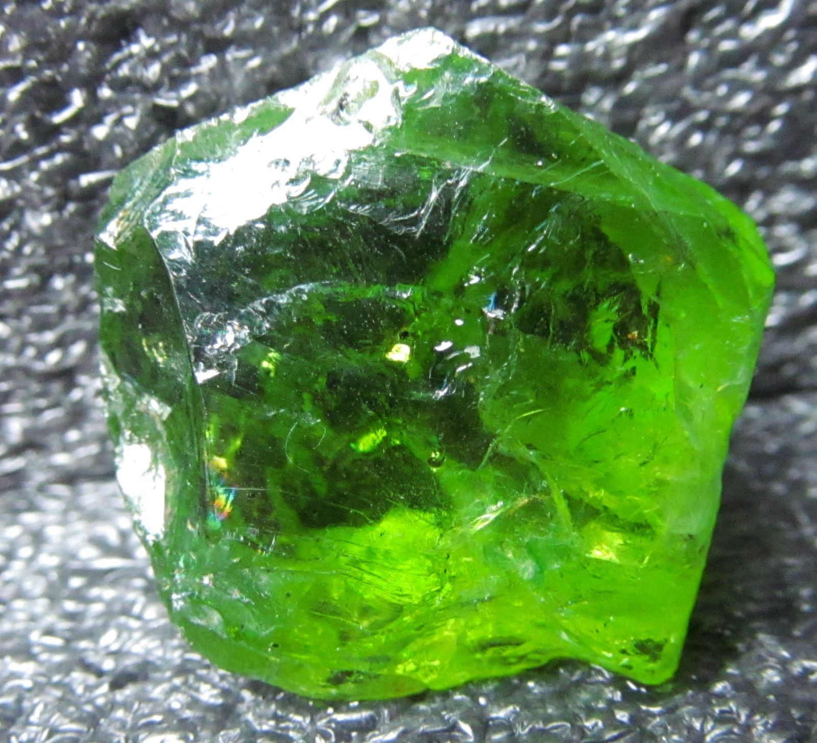 Arizona Peridot Facet Rough, 32.10ct, About 18 x 18 x 11mm, It will 