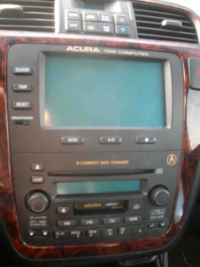 02 Radio 2002 ChevY Avalanche AM FM CD PLAYER UN0