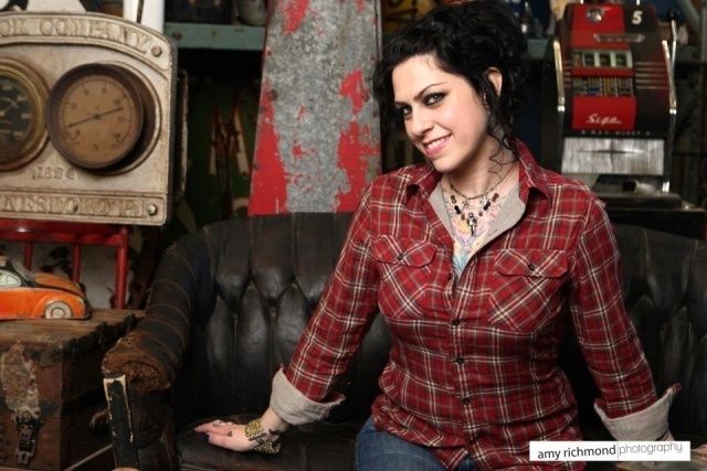 Sexy pictures of danielle from american pickers