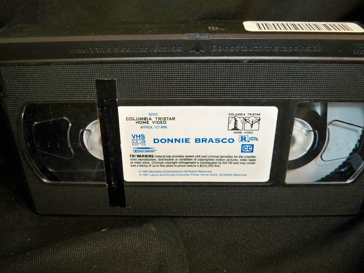 Donnie Brasco Columbia Tristar Home Video 127 Minutes VHS Tape