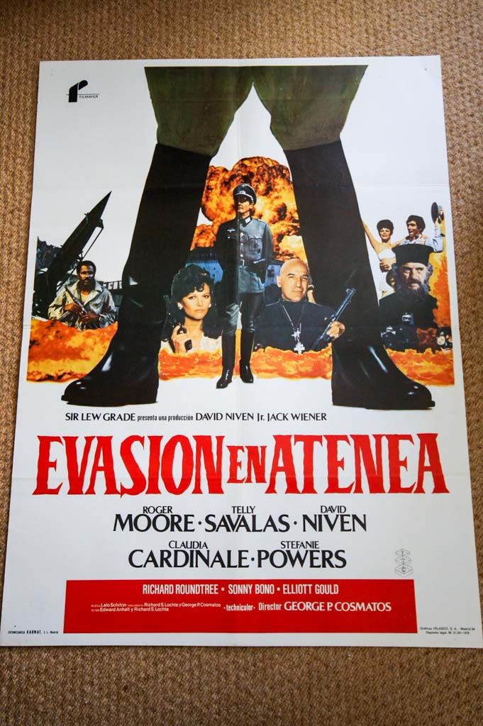 Escape to Athena Spanish Movie Poster Roger Moore Telly Savalas David