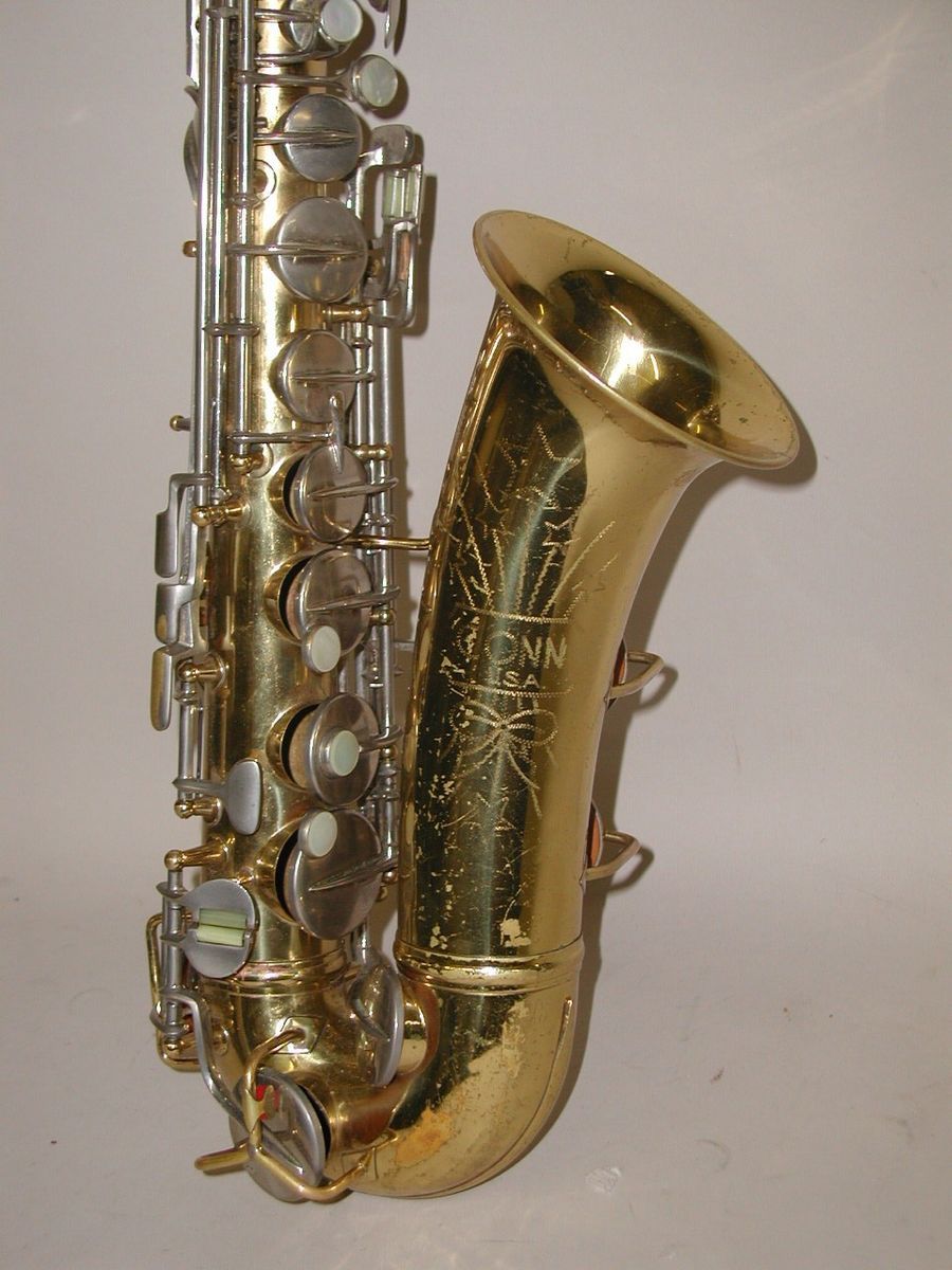 Conn Shooting Star Alto Saxopone with Nice Case