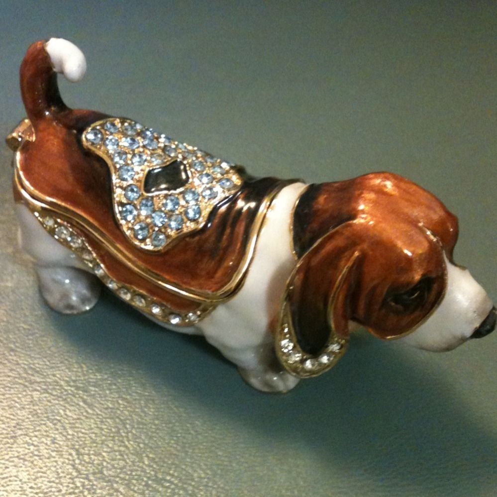  Hound Dog Swarovski Crystal Bejeweled Trinket Box Figurine