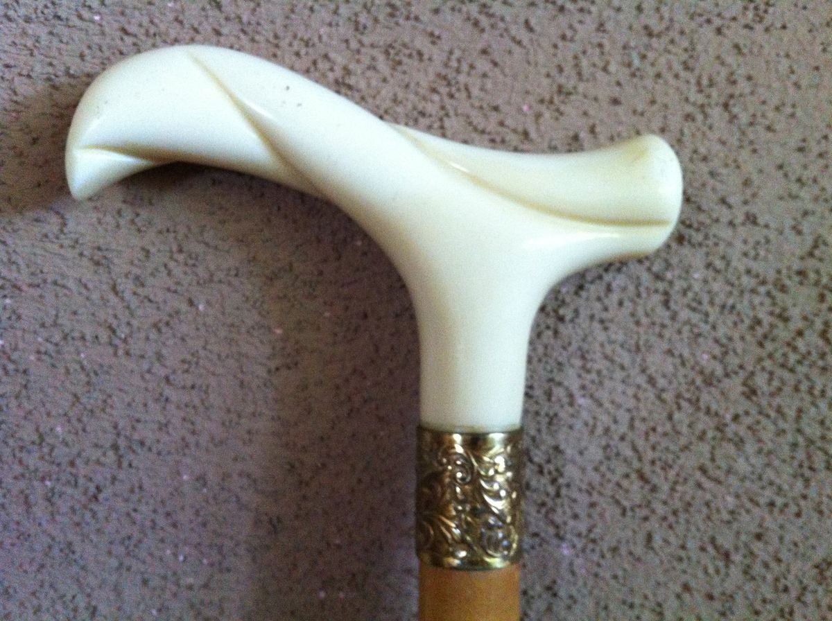 VINTAGE CUSTOM WOOD DERBY CANE WTH ROPE CARVED IVORY HANDLE ORNATE