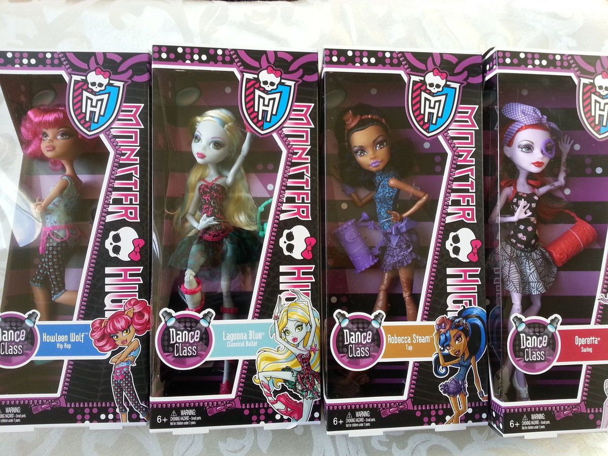 Monster High Dance Class Dolls Howleen Lagoona Blue Operetta Robecca