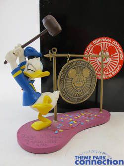 Disney Disneyana 1995 Le 2500 Donald Mickey Mouse Club 2 PC Signed