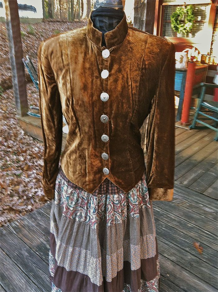 Double D Ranchwear M Womans Golden Brown Velvet Jacket Concho Buttons