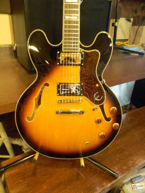 Epiphone Sheraton II 335 Style Hollowbody Electric Guitar