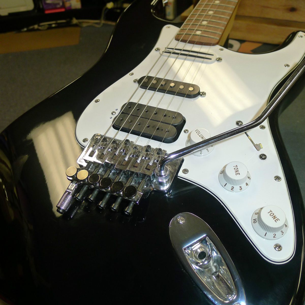  Stratocaster MIM Upgrades DiMarzios Floyd Rose EVH D Tuna Cool