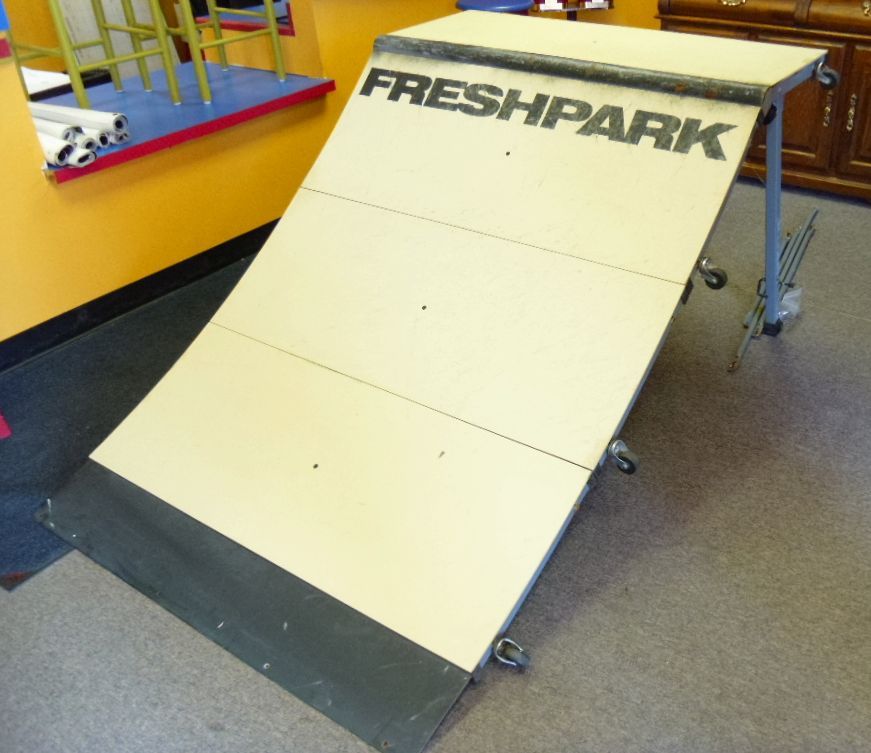 Freshpark Professional BMX and Skateboarding Quarter Pipe