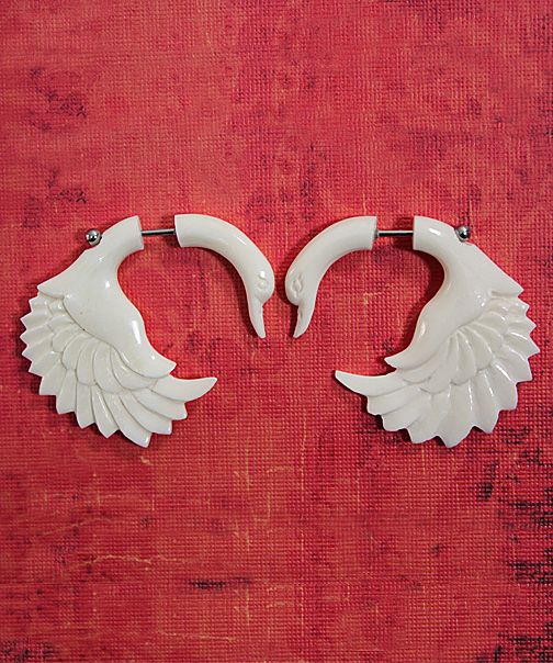  Handmade Bone Horn White Black Swan Wing Fake Gauge Earrings Pair