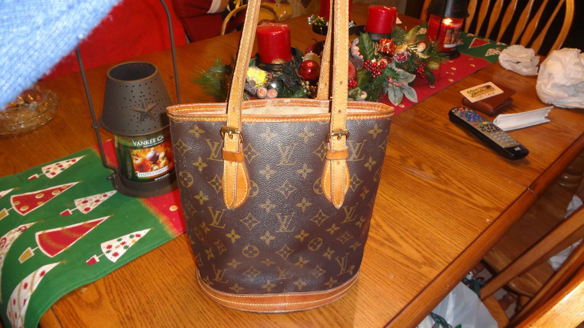 Authentic Louis Vuitton Petit Bucket Vintage