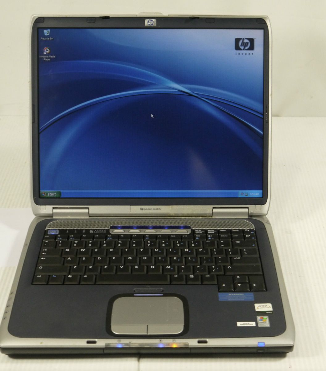 HP Pavillion ZE4500 Laptop Computer Used Working