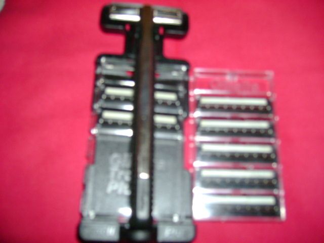 New Gillette Trac II 2 PLUS Razor handle Shaver W 7 Blades Refill Free