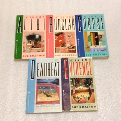 Sue Grafton Lot 1995 Printing A, B, C, D, E. Retail Value = $40.