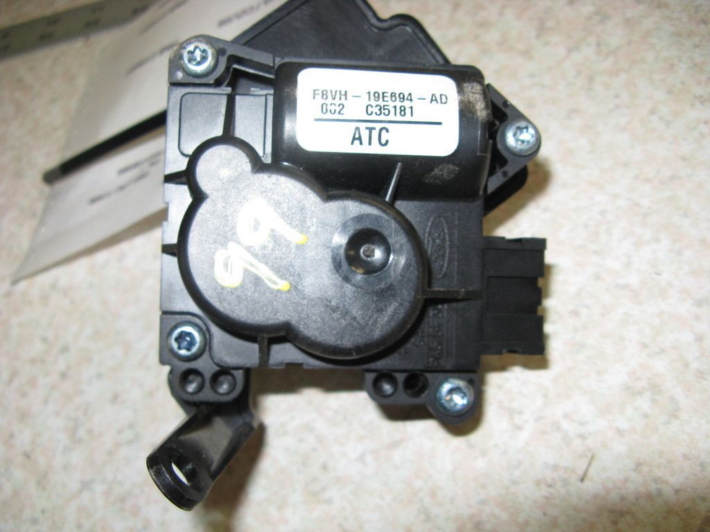 99 Lincoln Town Car Heater AC Blend Door Actuator Valve F8VH19E694