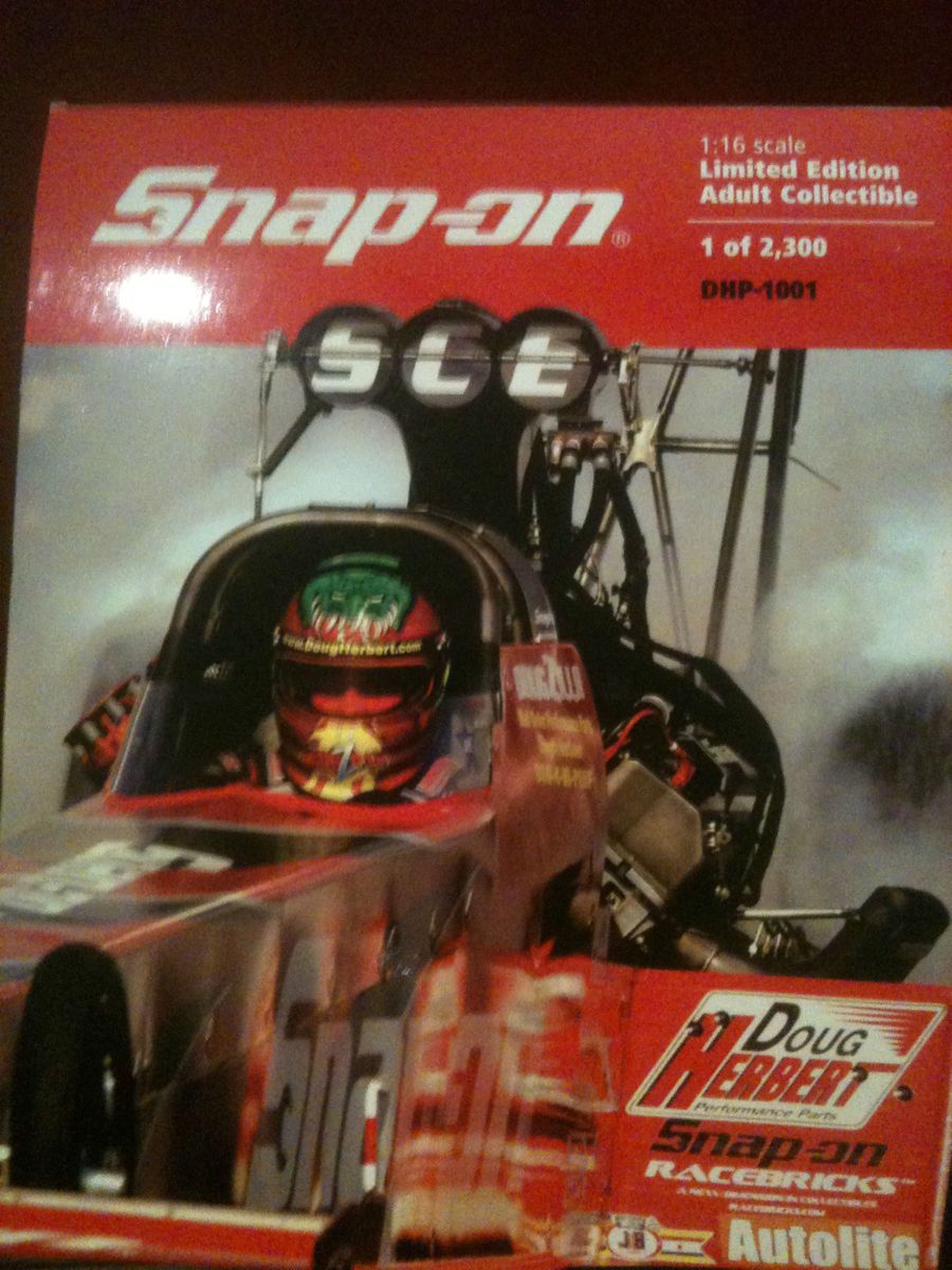 DOUG HERBERTS SNAP ON TOP FULE DRAGSTER 116 SCALE DIE CAST