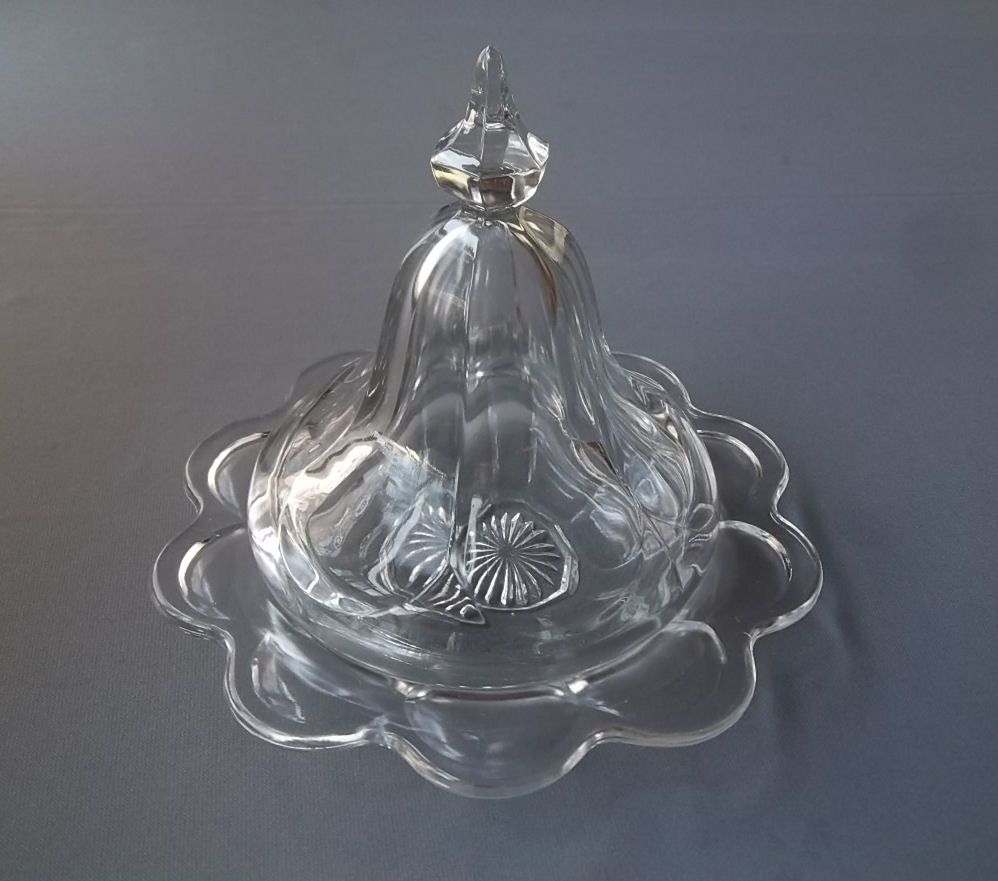 Excellent Vintage Higbee Glear Glass Covered Butter or Cheese Dish