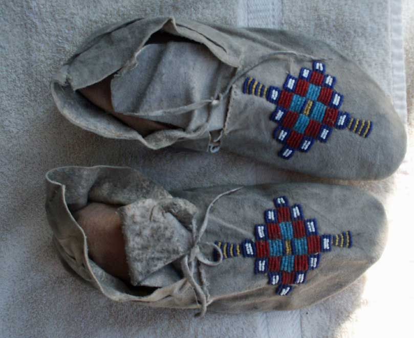  1900 Sioux Buffalo Hide Beaded Moccasins Hard Hide Soles South. Dakota