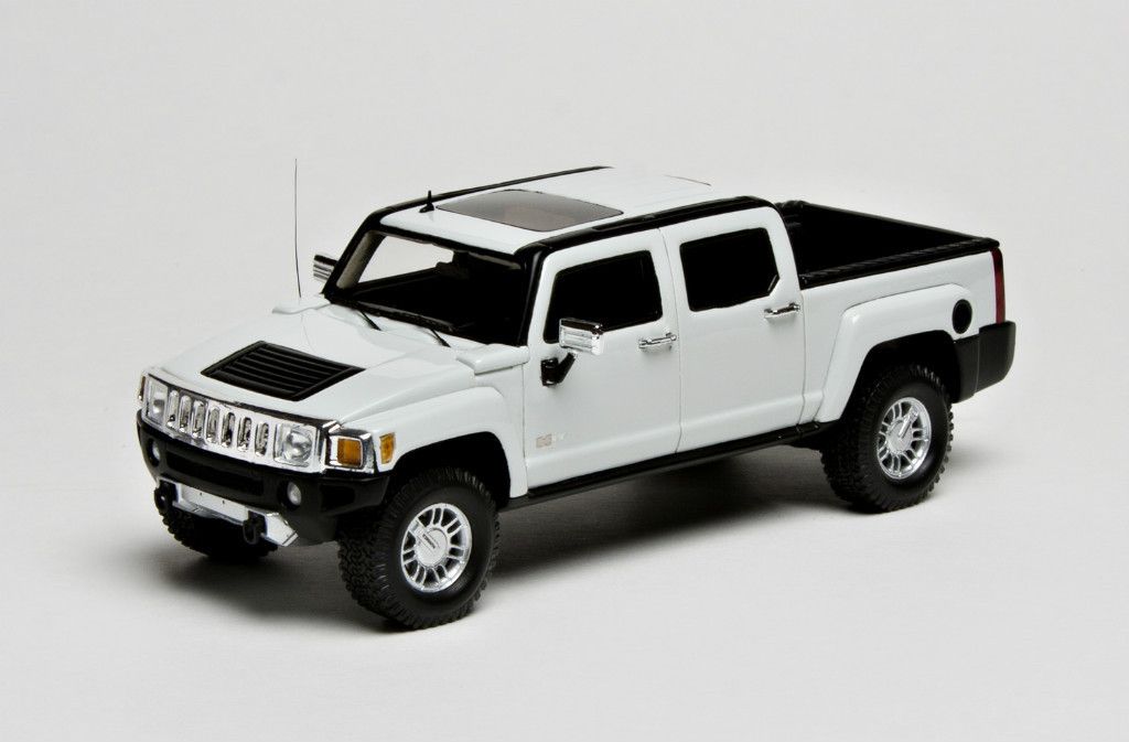 Luxury Collectibles 2008 Hummer H3T Birch White