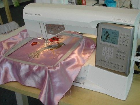 Husqvarna Topaz 30 Sewing Embroidery Machine New 20 30 Viking Ruby 10