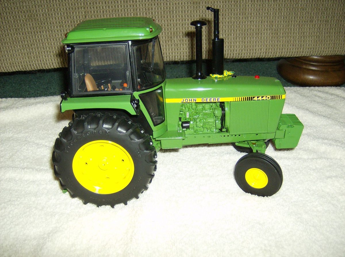 Ertl Precision John Deere 4440 17