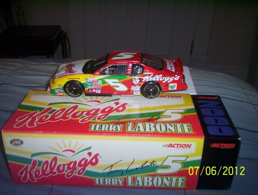 NASCAR Diecasts 1 24 Terry Labonte KelloggS