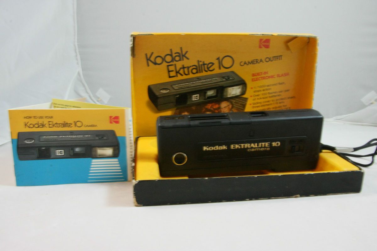Kodak Ektralite 10 110 Film Camera Outfit w Box Instruction Manual