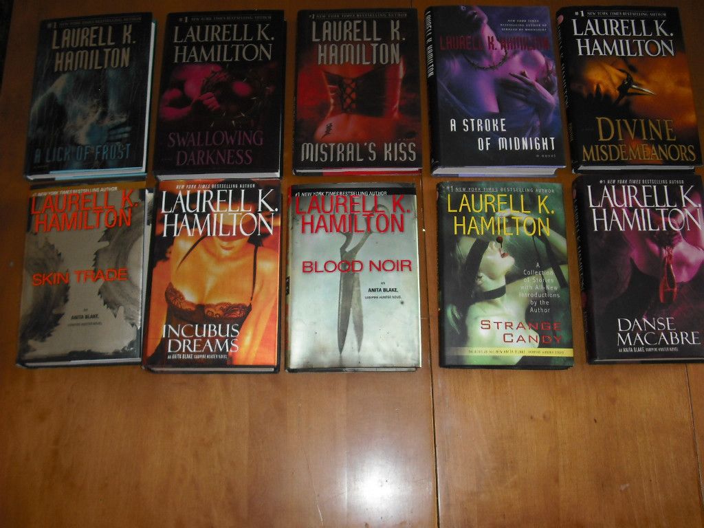 10 Laurell K Hamilton HRDBKS Blood Noir