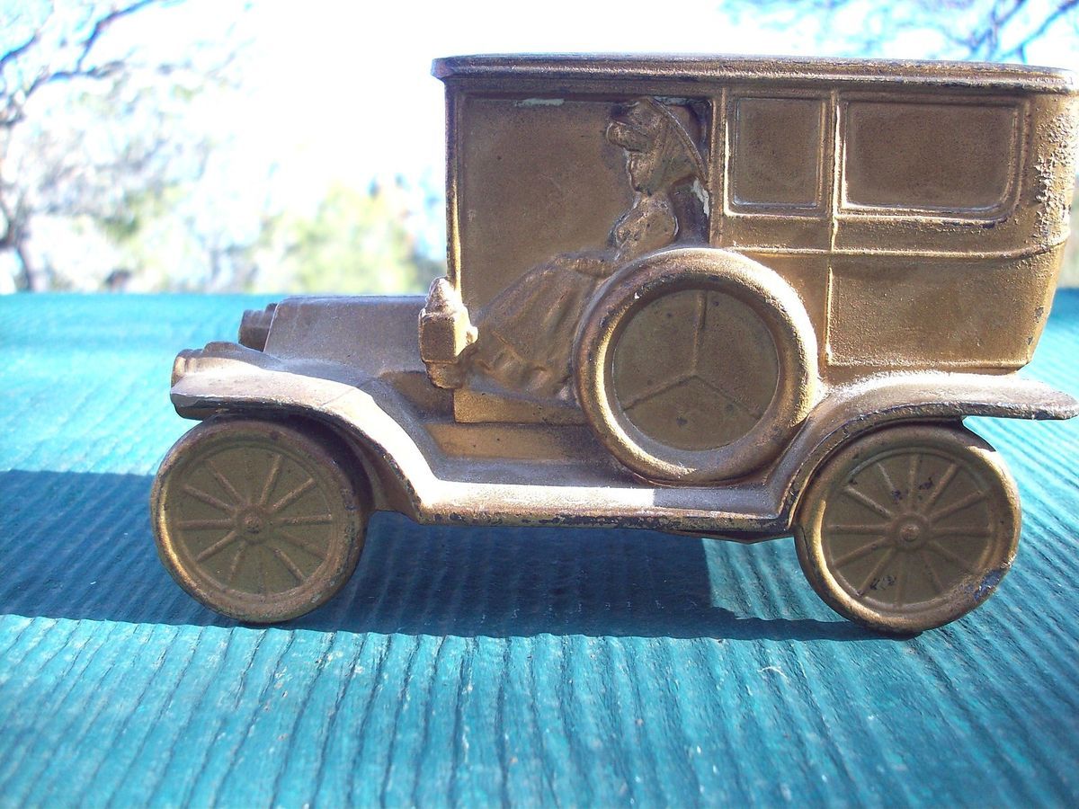 OLD CAST IRON 1908 CADILAC AUTOMOBILE BANK MFG.BY BANTHRICO, INC