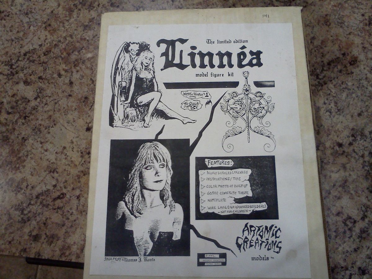 Artomic Creations Limited Edition Linnea Quigley Resin Model Kit