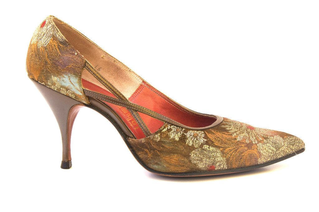 Johansen Lloyd Gotchy NV Classic Tapestry Pumps 5 5 N