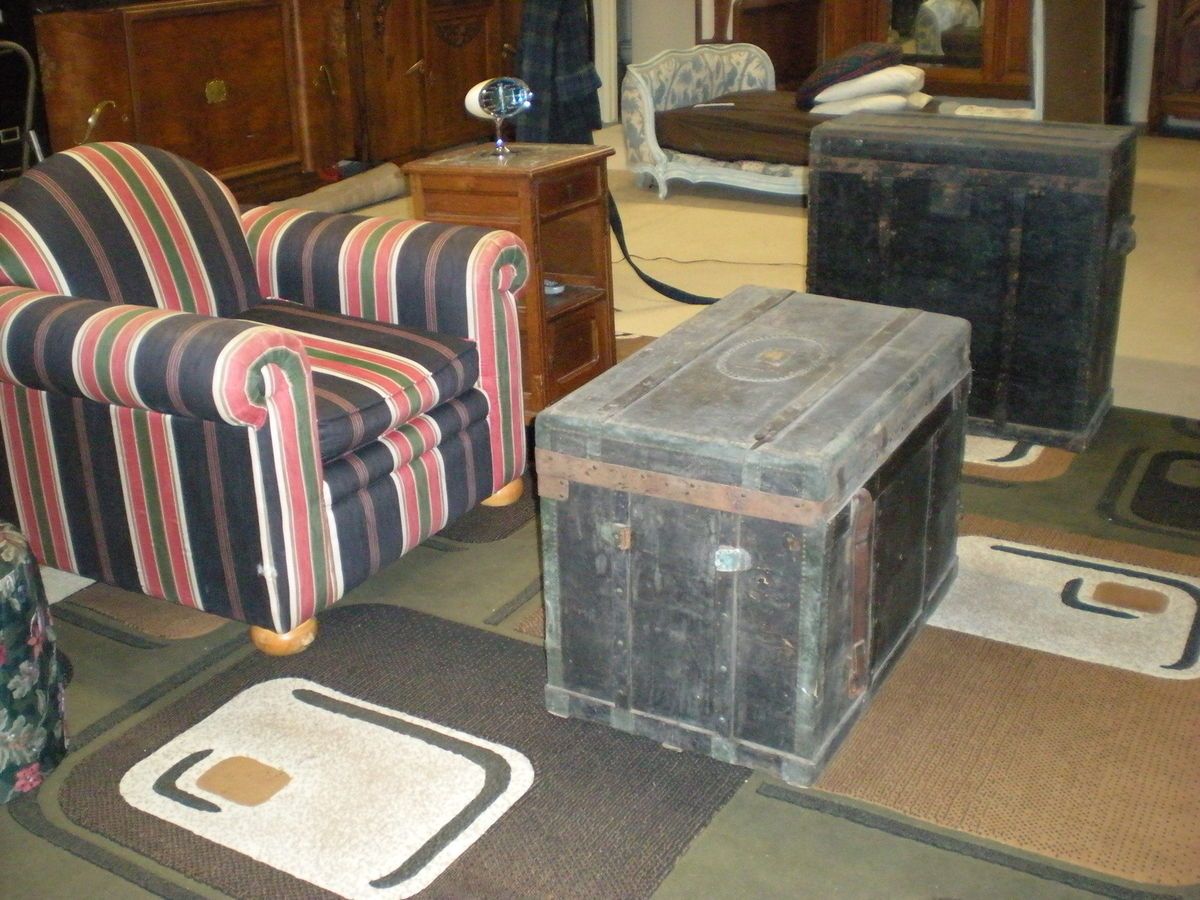 1920s French Malle Trunk Set