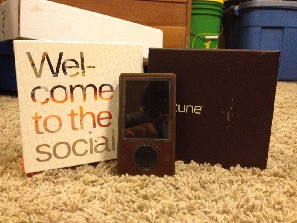 Zune 30GB Brown Media Player 