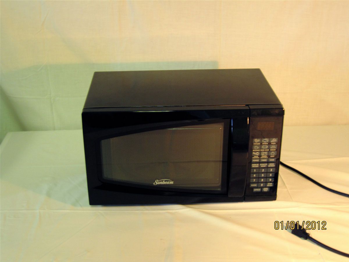 Sunbeam 700 Watt Microwave Oven