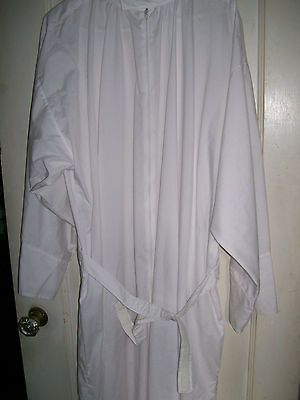 ABBEY LABEL* MEDIUM, WHITE CLERGY ALB W/VELCRO COLLAR/BELT