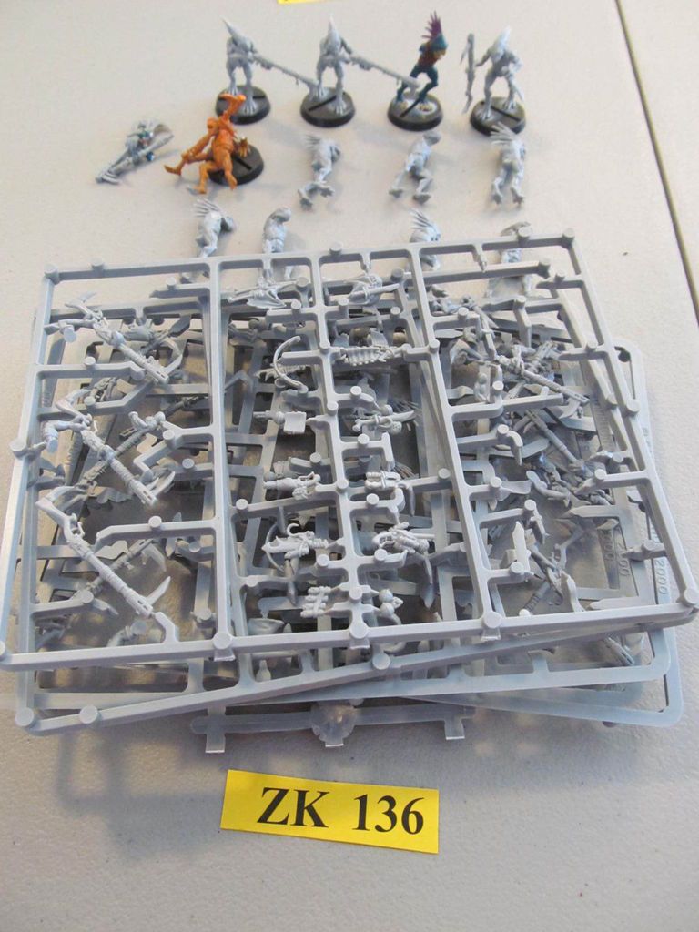 Warhammer 40k 12 Tau Kroot Warriors w bits