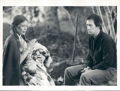 1973 Actors David Carradine & Lane Bradbury TV Series Kung Fu Wire