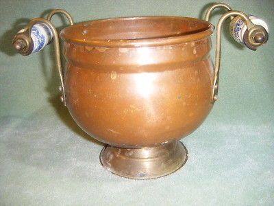 HOLLAND DELFT STYLE COPPER POT/BUCKET/PLA NTER w/ BLUE & WHITE