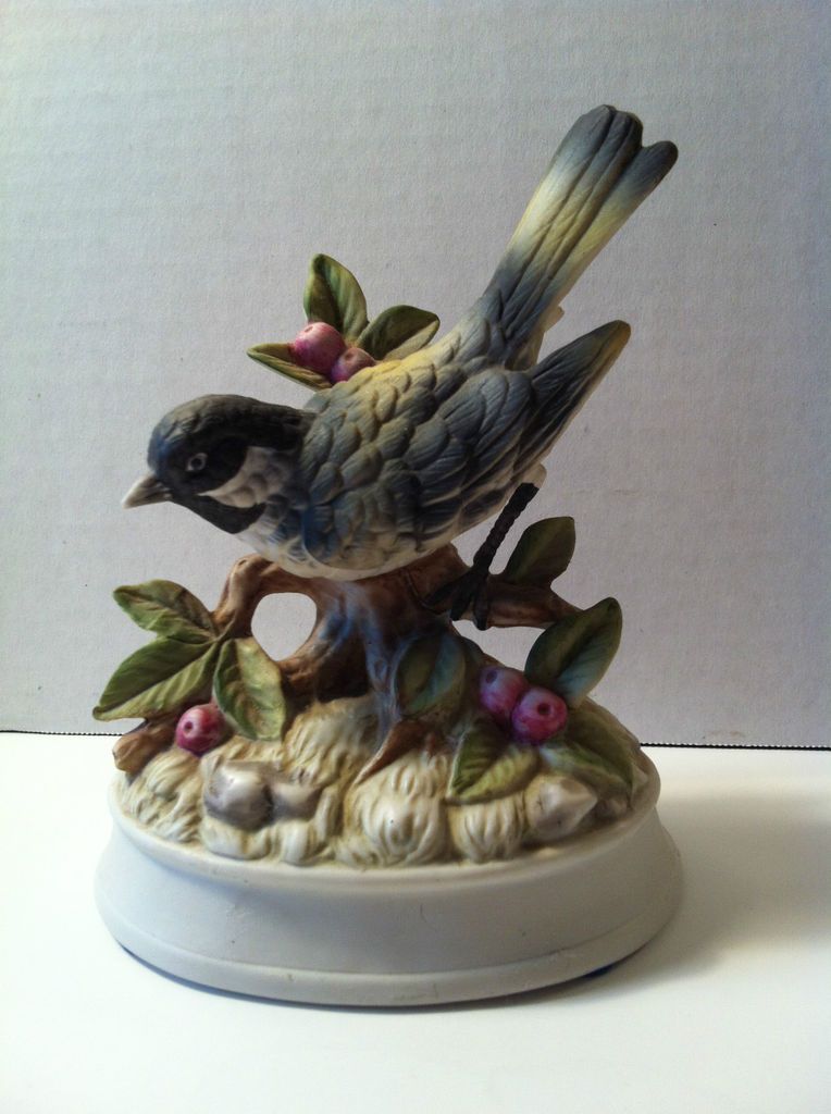 VINTAGE BLUE BIRD MUSICAL FIGURINE Gorham Japan Music Box SPARROW