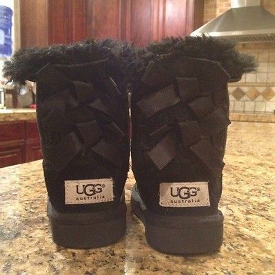 Worn 2X. Girls Ugg Black Bailey Bow Boots Shoe Size 6. Christmas