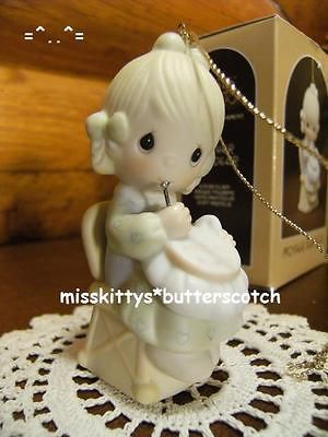 Precious Moments~ORNAME NT~Mother Sew Dear~E0514~Sit ting Girl