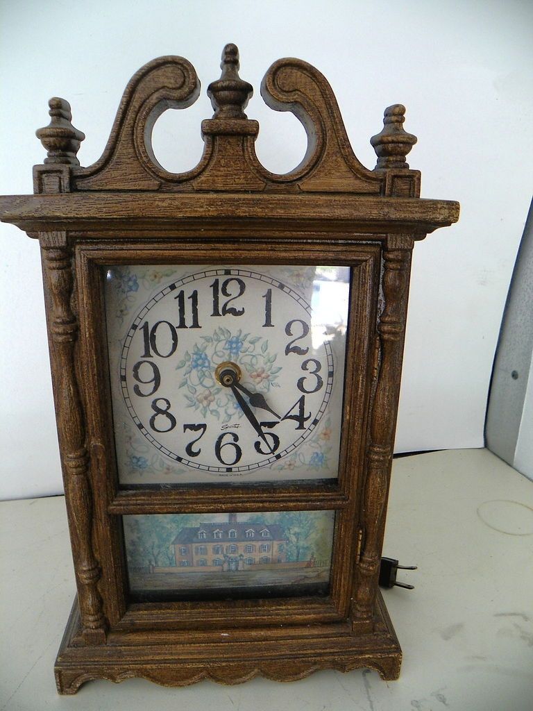 VINTAGE SPARTUS COLONIAL STYLE ELECTRIC WALL/MANTLE CLOCK*