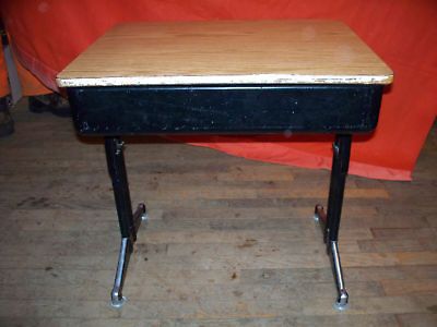 ANTIQUE OR VINTAGE BLACK FLIPTOP SCHOOL DESK W/ WOOD GRAIN TOP GOOD