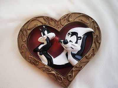 Valentine Pepe Le Pew and Penelope wall plaque a Rose a Nose Suppose