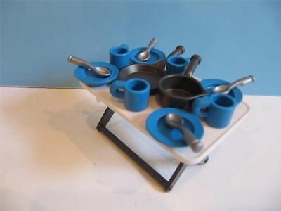 Playmobil 3945 FAMILY CAMPER RV CAMPing TABLE DISHES POTS PANS